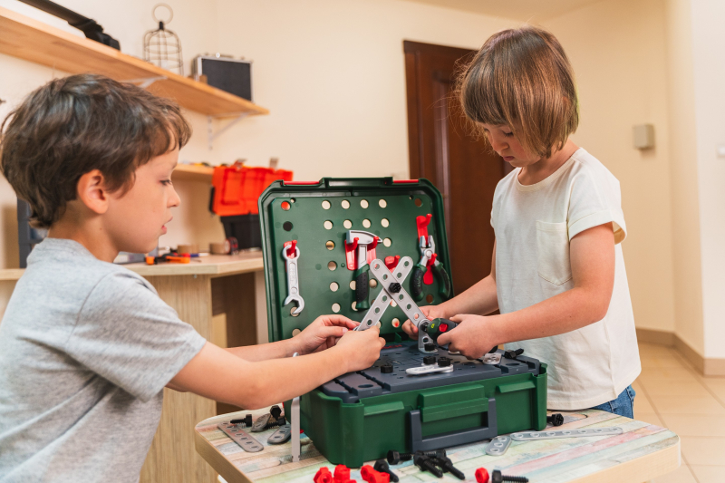 Klein 8396 Warsztat stołowy Bosch z wkrętarką Ixolino